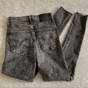 Levi’s Mile High Super Skinny Jean - Size 25